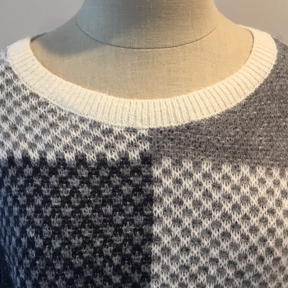 Abercrombie & Fitch plaid sweater Medium - Picture 2 of 5